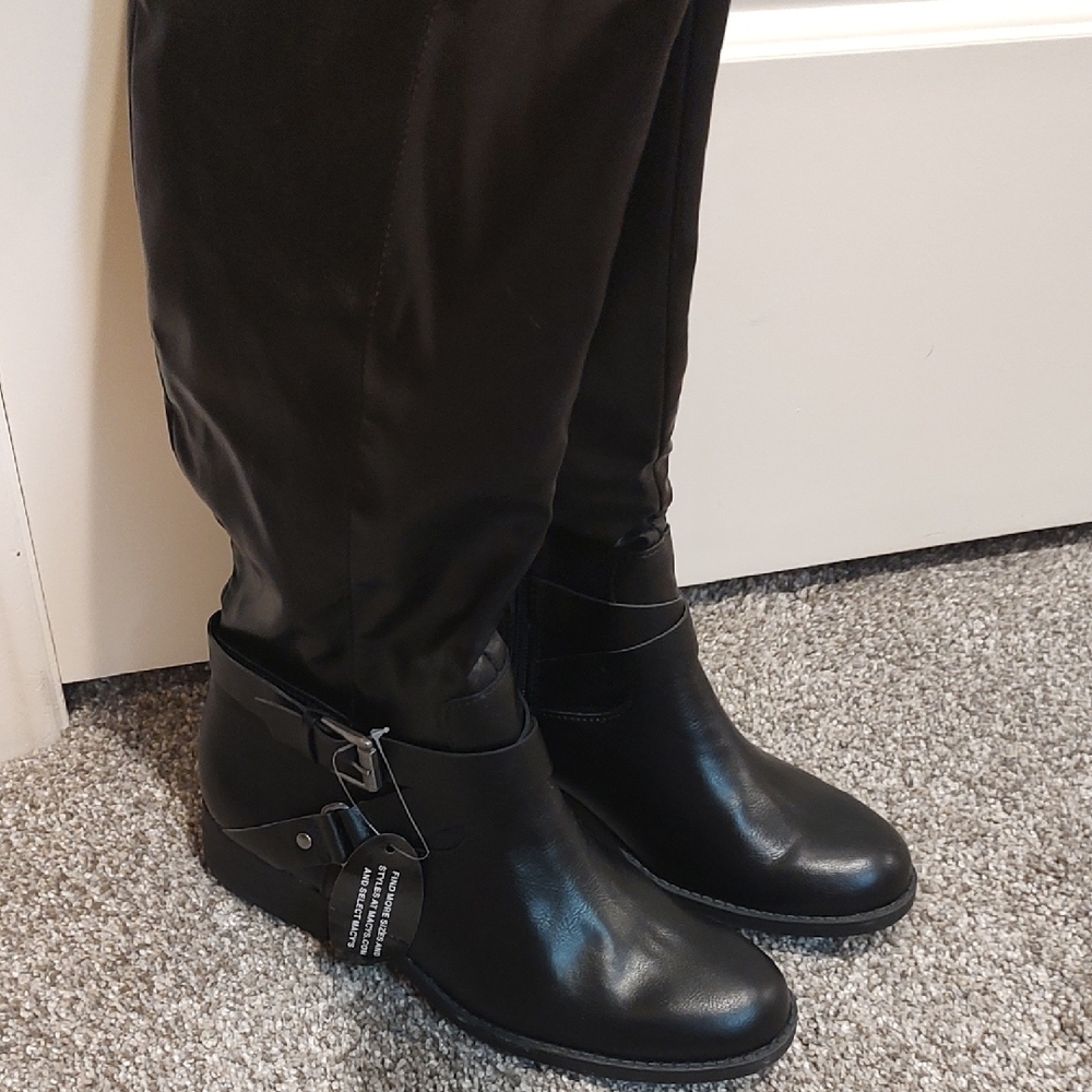 Black Women's Knee-High Boots - Picture 2 of 6